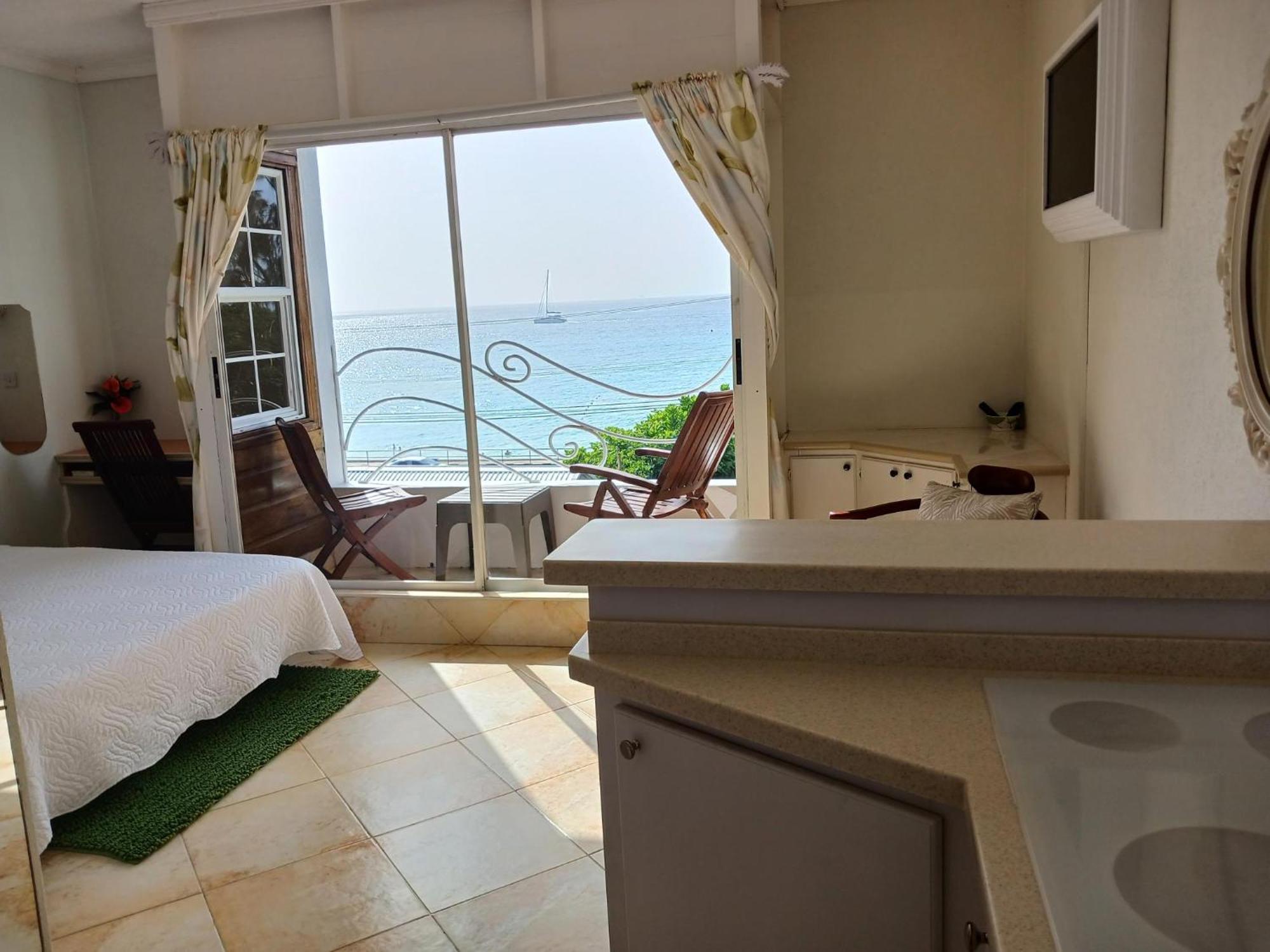 Coral Lane Beach Apartments 圣詹姆斯 外观 照片